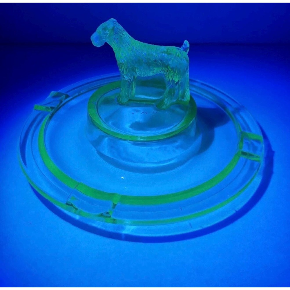 Vintage Green Uranium‎ Glass Ashtray With Little Scottish Dog Glows
